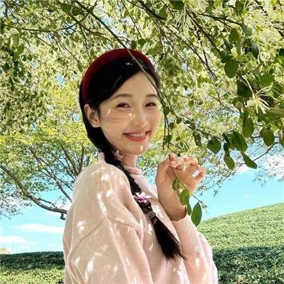 会画少年的天空